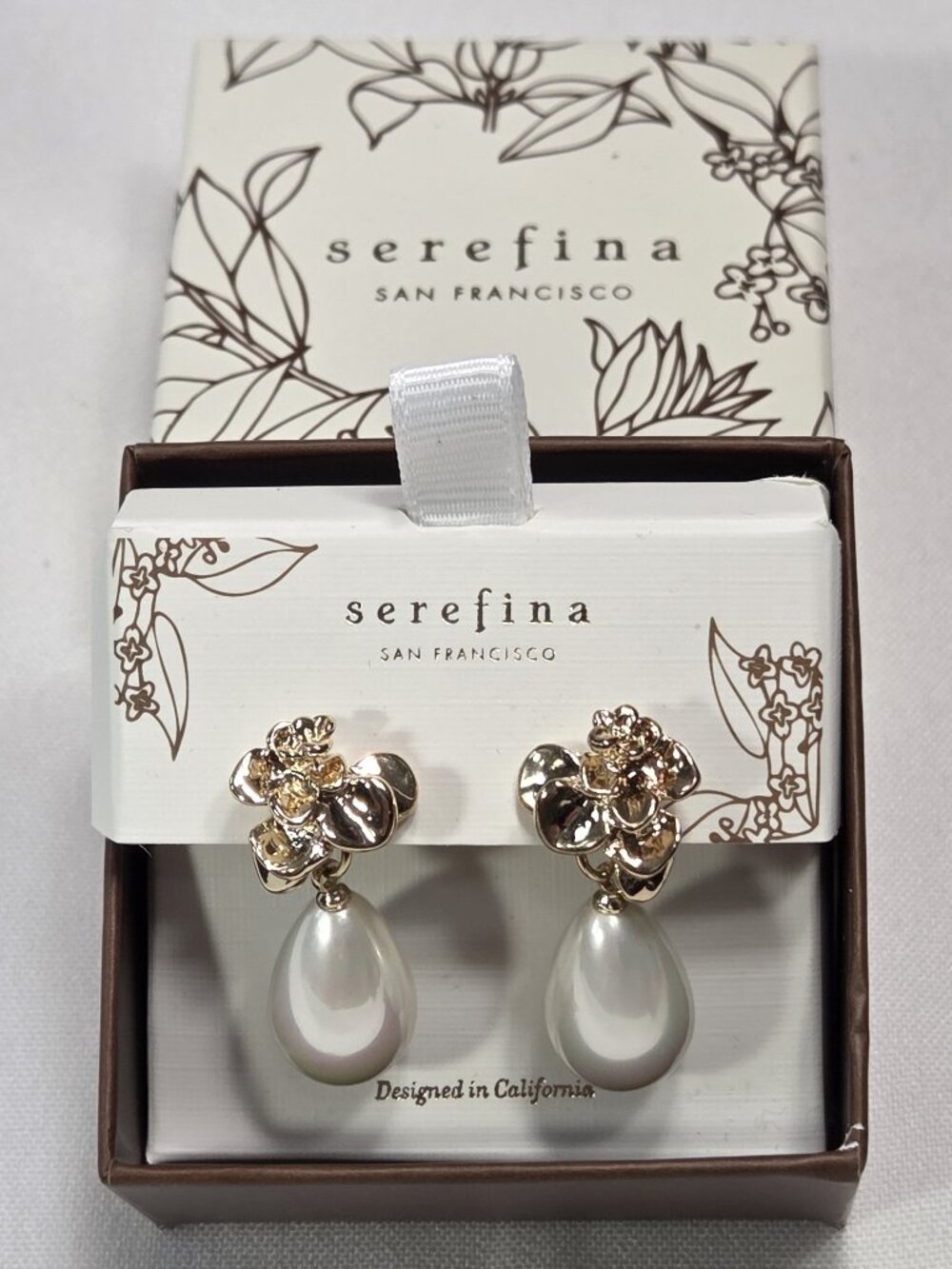 Serefina San Francisco NWT Gold Flower Faux Pearl Drop Dangle Earrings Gift Box